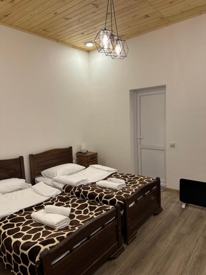 Mamuka Chartolani Guesthouse メスティア エクステリア 写真