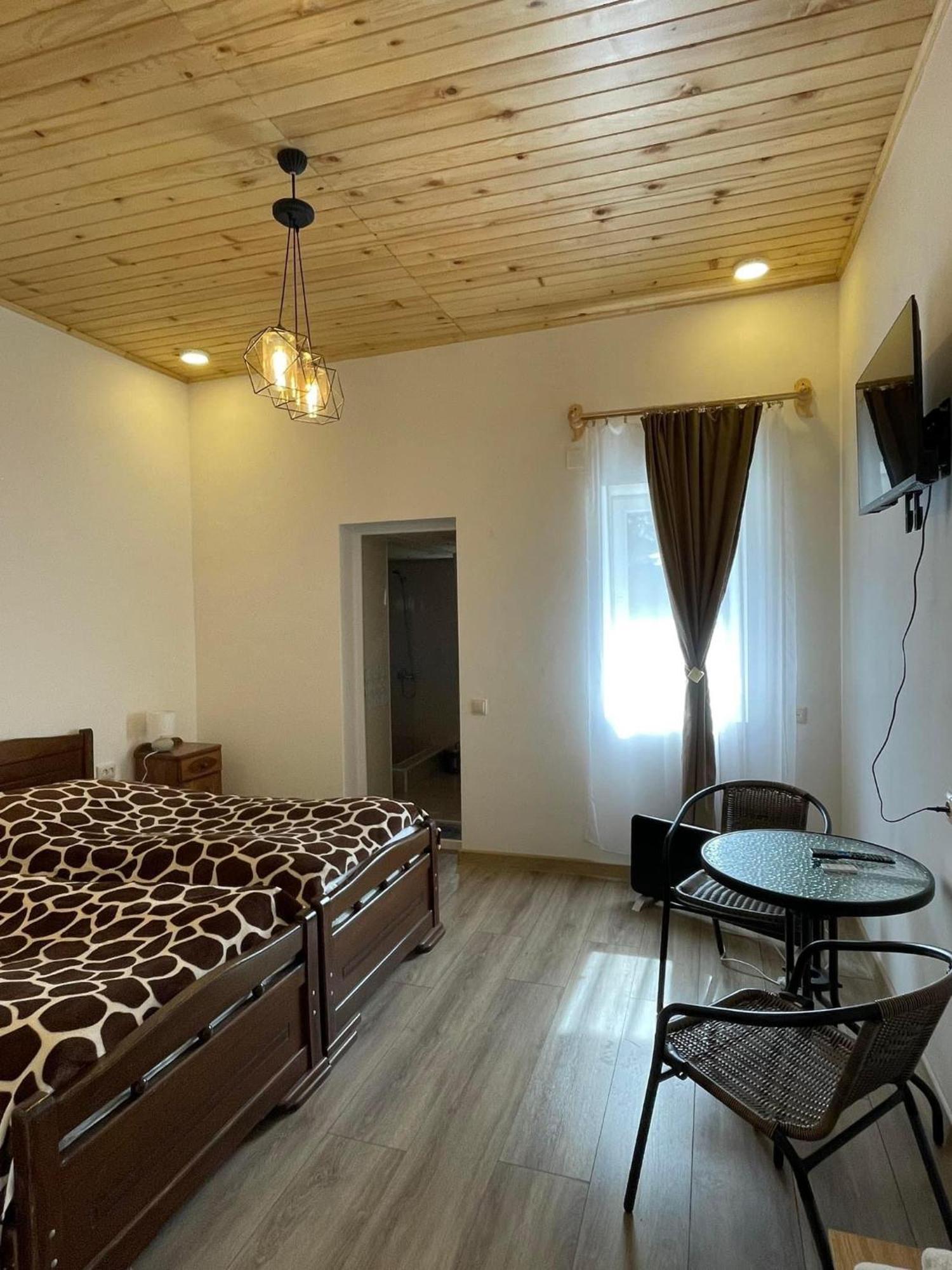 Mamuka Chartolani Guesthouse メスティア エクステリア 写真