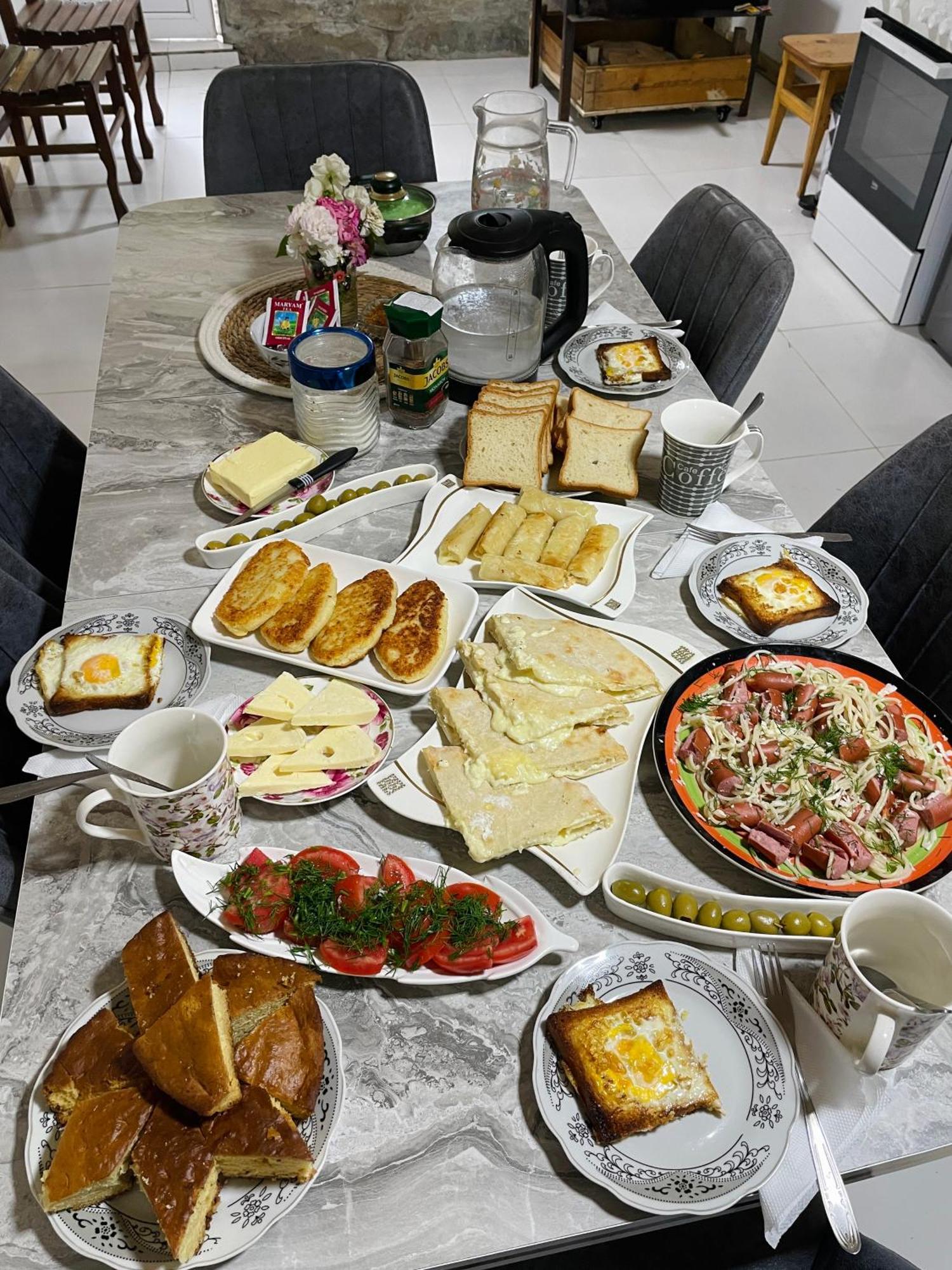 Mamuka Chartolani Guesthouse メスティア エクステリア 写真