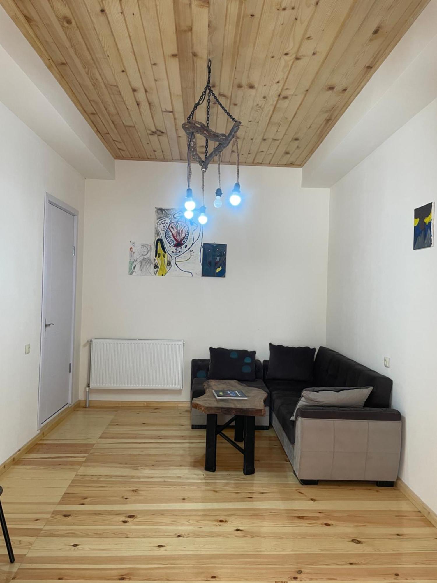 Mamuka Chartolani Guesthouse メスティア エクステリア 写真